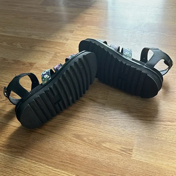 Dr. Martens Blaire floral print sandals - Picture 5 of 7